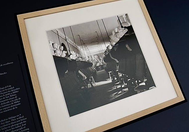 Foto de Lee Miller del aula del padre de Picasso en Málaga, que hizo en los 50 por encargo del pintor.